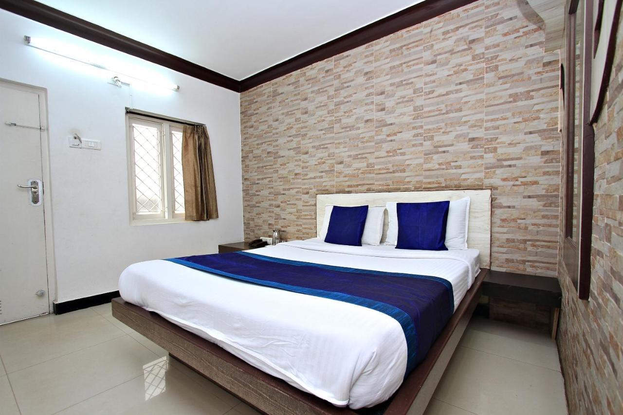 Hotel Pratham International Ooty Exteriör bild