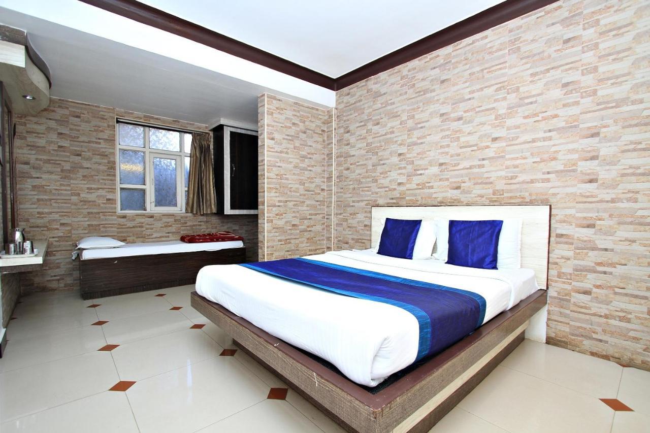 Hotel Pratham International Ooty Exteriör bild