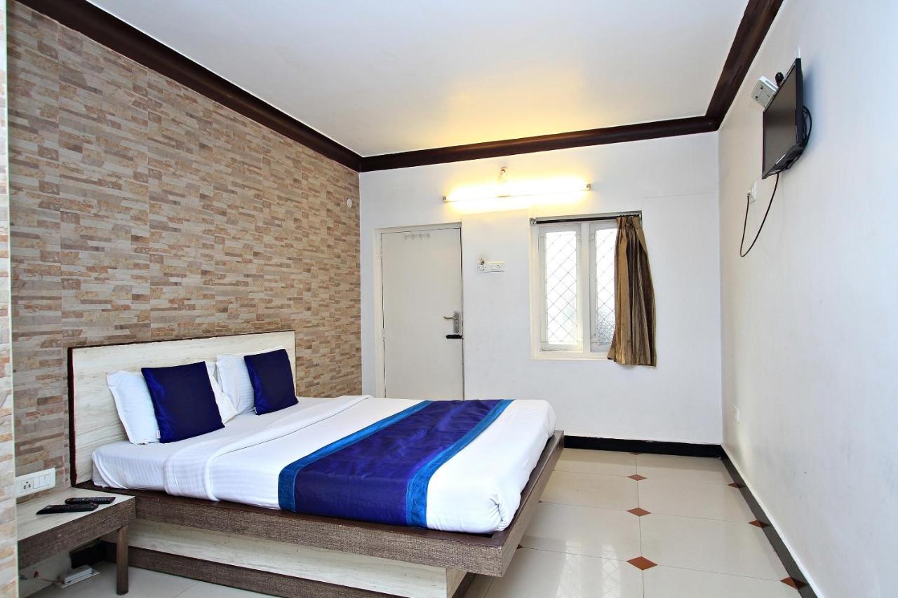 Hotel Pratham International Ooty Exteriör bild