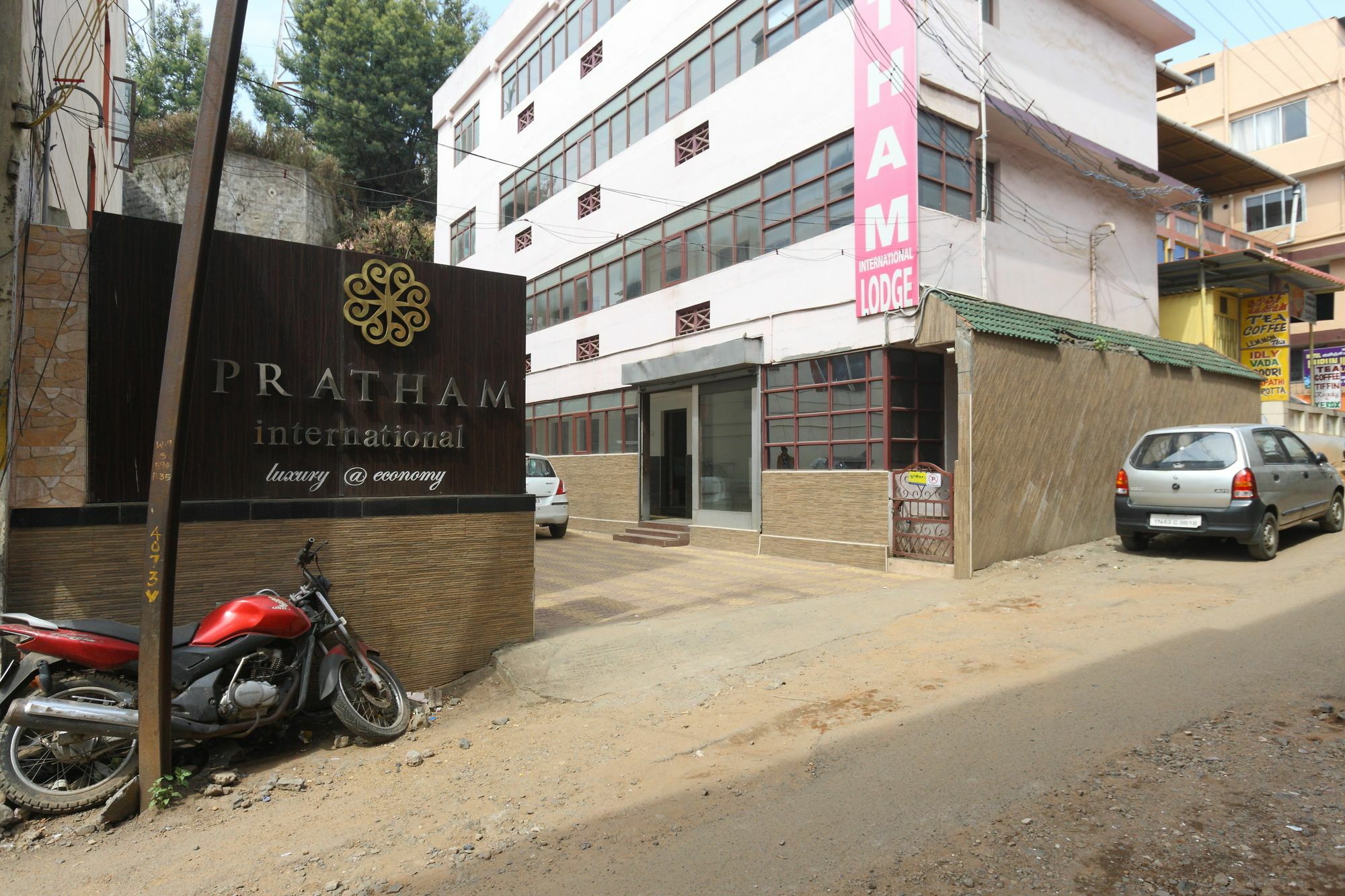 Hotel Pratham International Ooty Exteriör bild